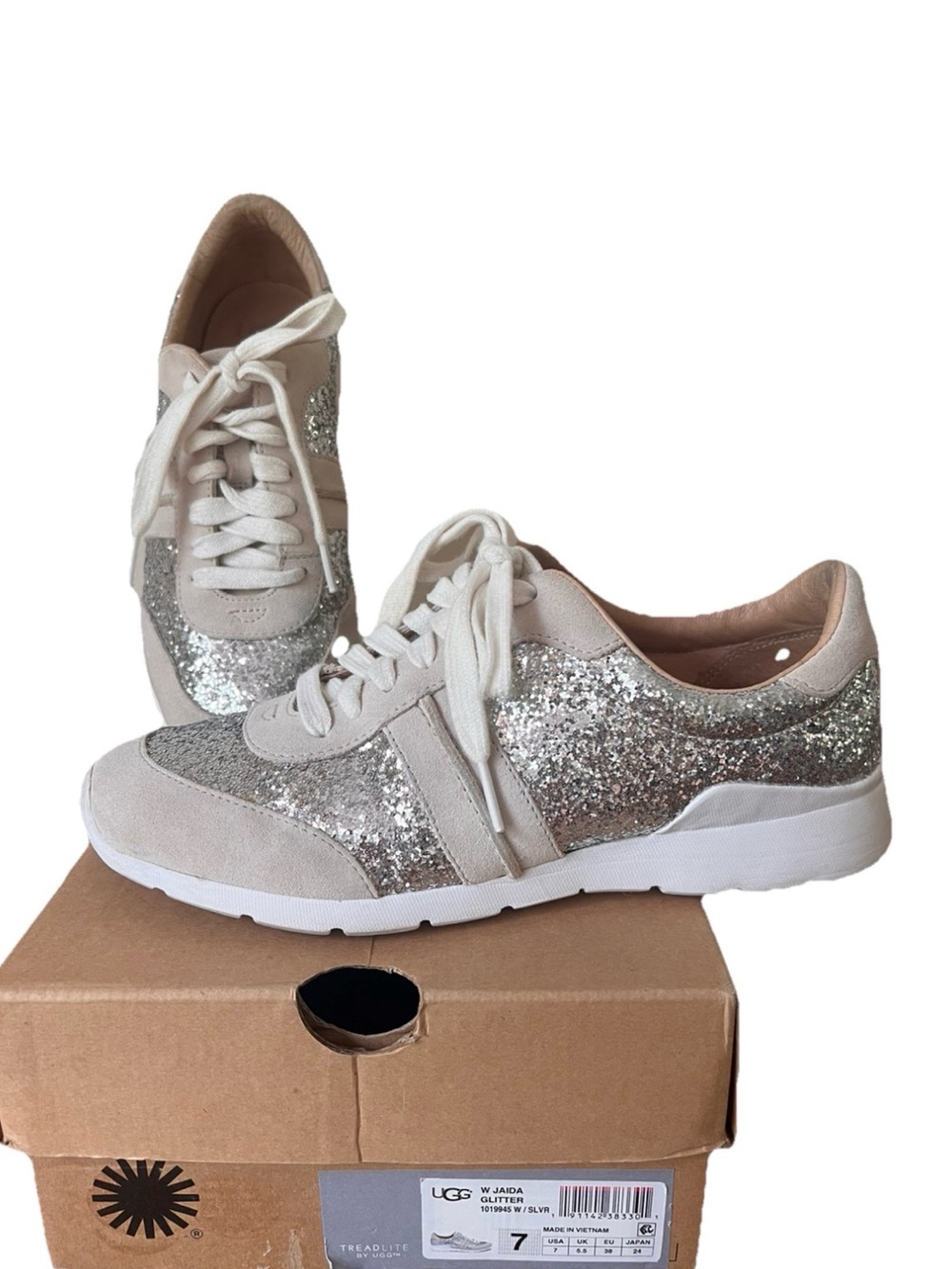 UGG Jaida Women's Glitter Lace-Up Sneakers in Silver and Beige Size 7